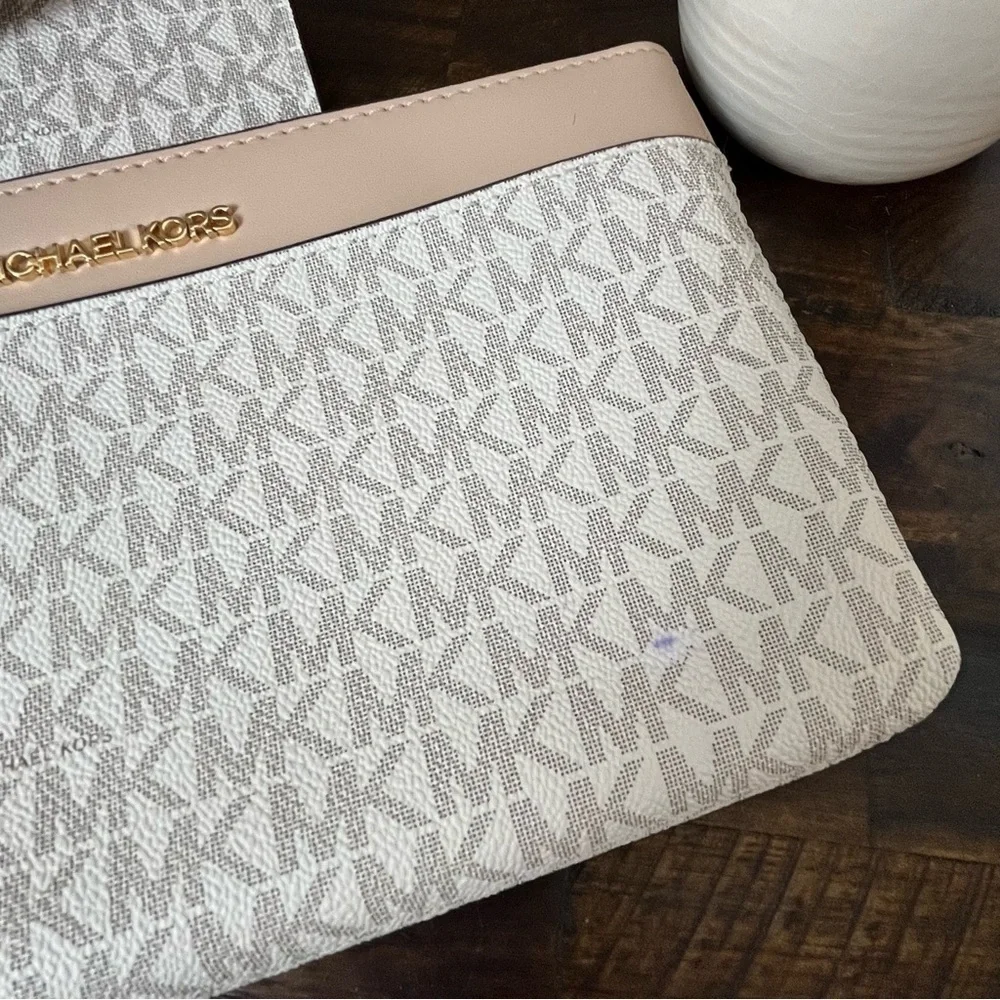 Michael Kors 3 in 1 Large Maisie Tote. Beige. #360